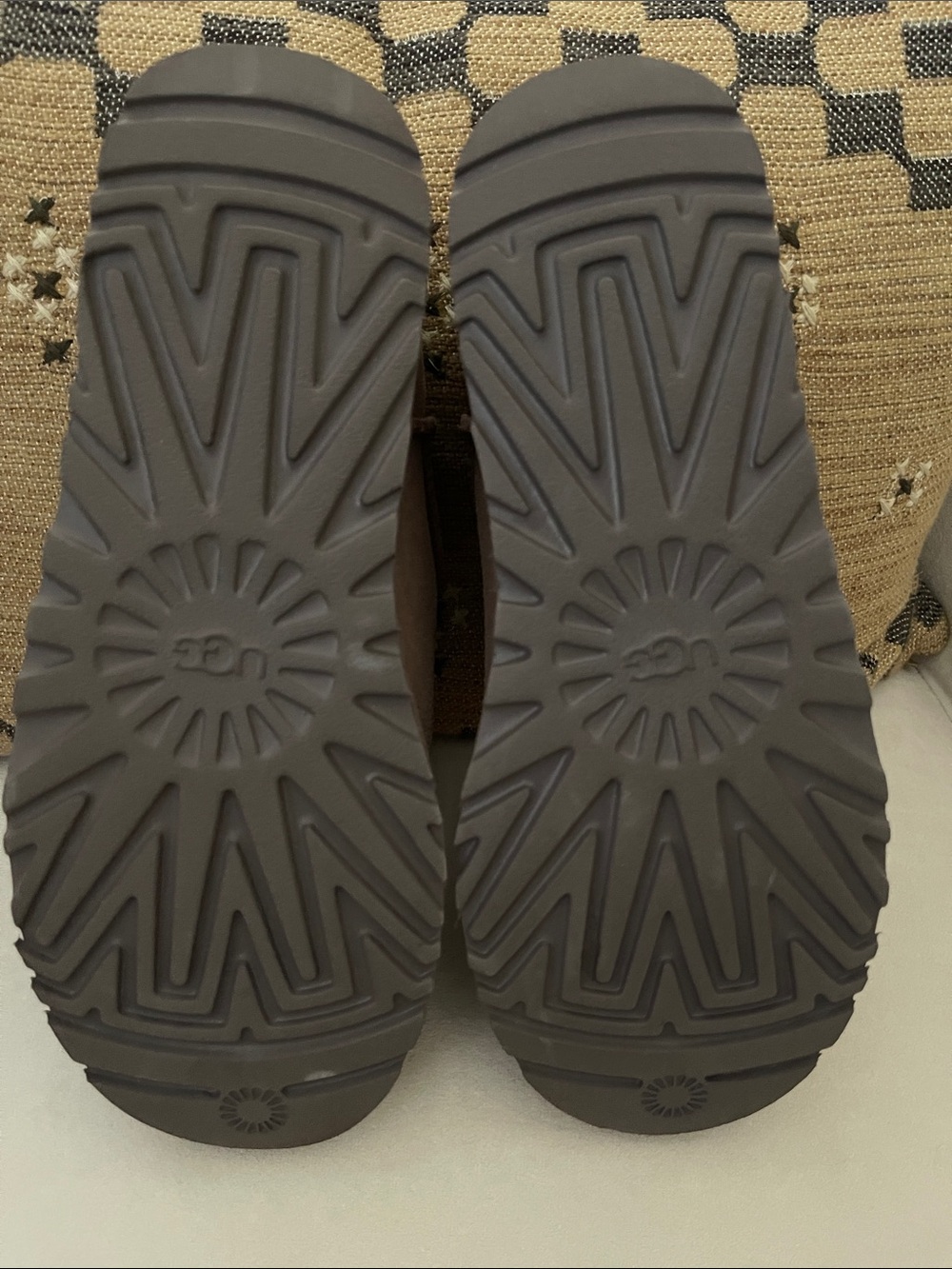 UGG Women's Suede Slip-On Slippers in Rocky Oak Wore once - Picture 6 of 9